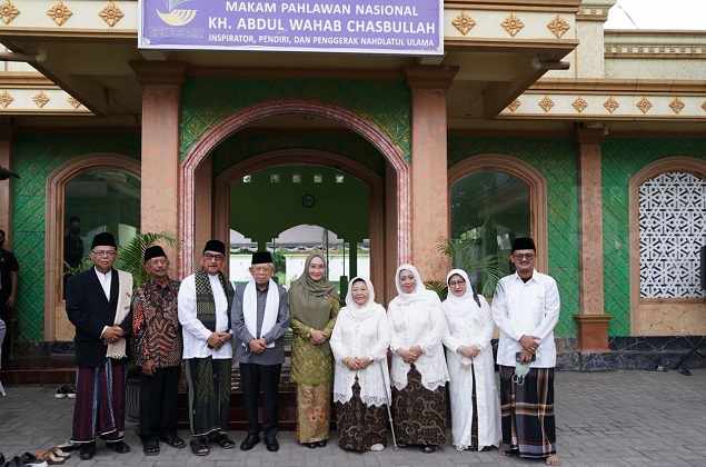 wakil-presiden-wapres-ri-maruf-amin-melakukan-napak-tilas-di-tiga-pesantren